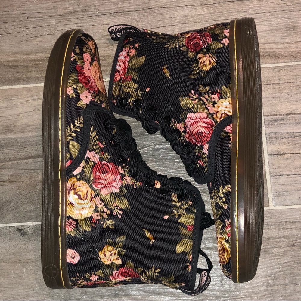 Canvas floral Dr. Martens boot